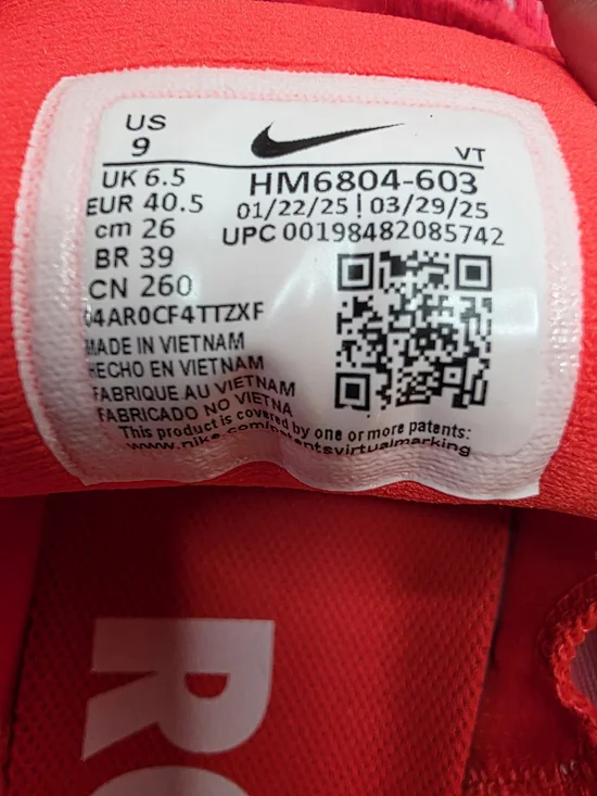 Nike Vomero 18 Women's Size 9 Bright Crimson/Metallic Silver HM6804-603 - Picture 5 of 6